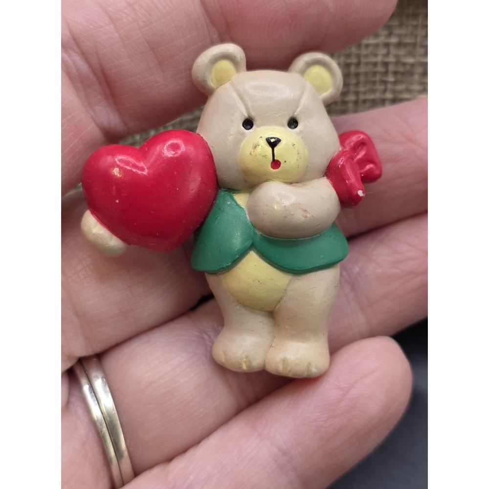 vintage 1980s Hallmark Valentine's Day teddy bear resin‎ brooch pin